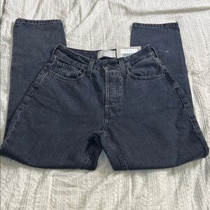 Everlane women’s Dark Gray Straight Jeans size 27R